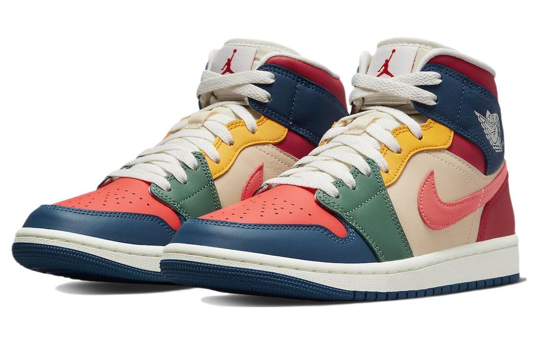 Ретро баскетбольные кроссовки Jordan Air Jordan 1 Mid SE "Multi-Color" — фото 3