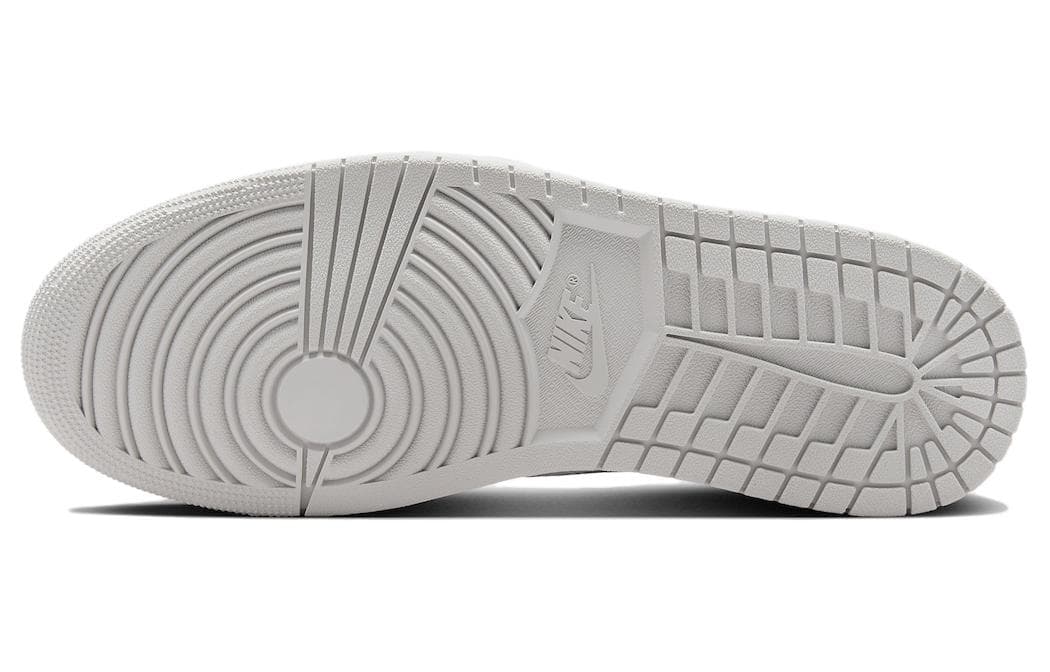 Ретро баскетбольные кроссовки Jordan Air Jordan 1 Low OG "Metallic Silver" - изображение 6