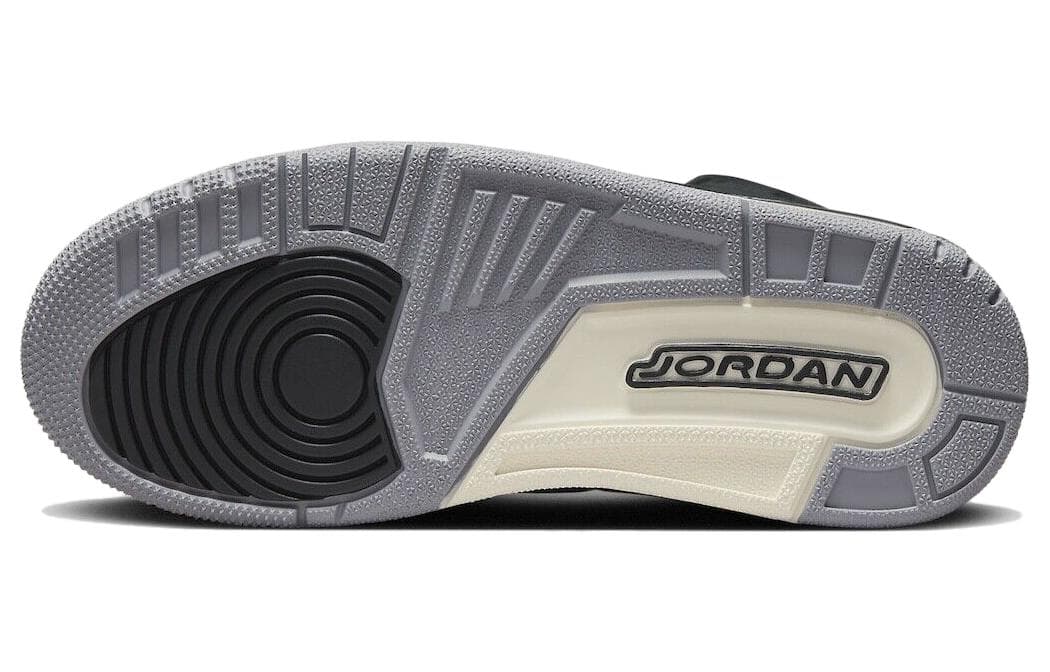 Ретро баскетбольные кроссовки Jordan Air Jordan 3 "Off Noir" — фото 6