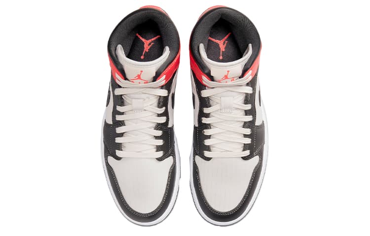 Ретро баскетбольные кроссовки Jordan Air Jordan 1 Mid SE "Newsprint" - изображение 4