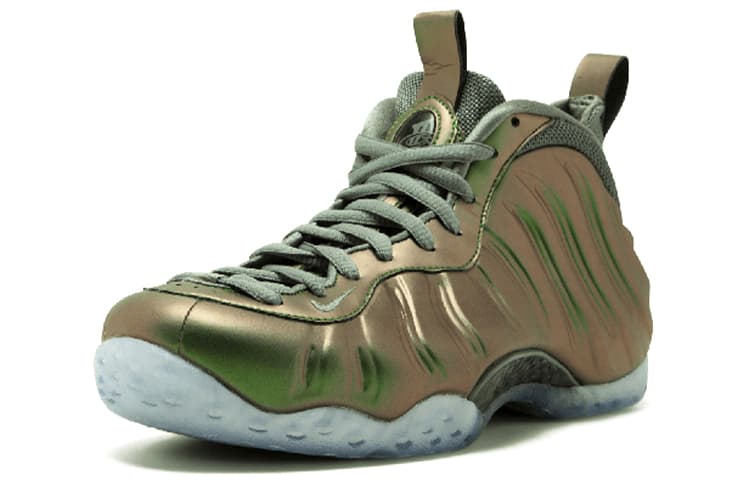 Ретро баскетбольные кроссовки Nike Foamposite One Iridescent - изображение 2