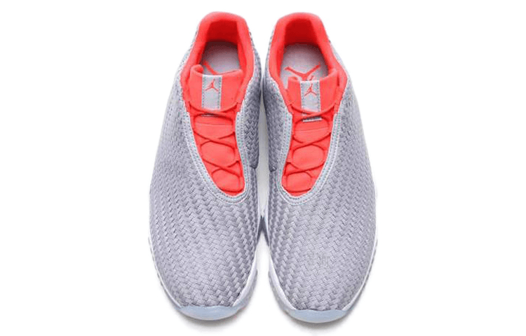 Ретро баскетбольные кроссовки Jordan Future Low 'Wolf Grey Infrared' - изображение 3