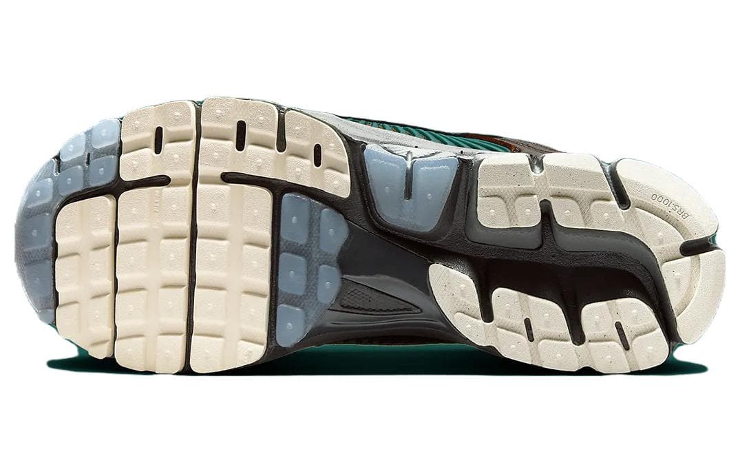 Кроссовки для бега Nike Air Zoom Vomero 5 Black — фото 6