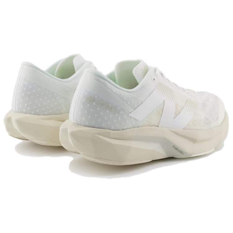 Кроссовки для бега New Balance FuelCell Rebel V4 - изображение 2