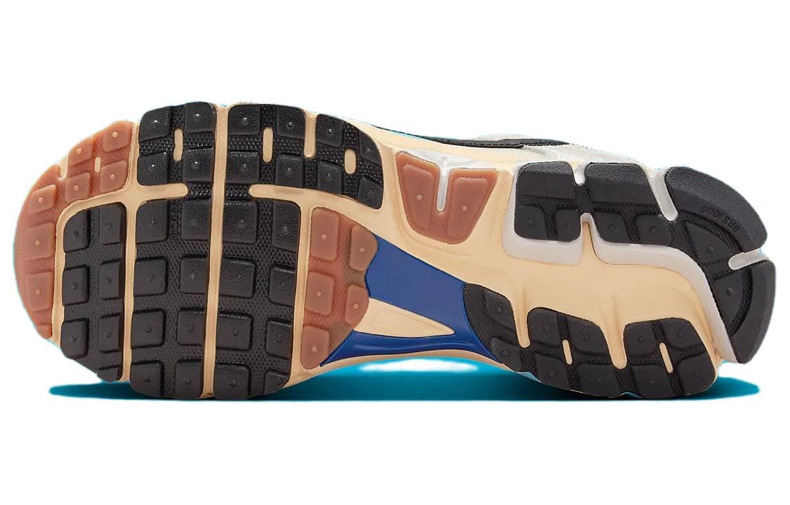 Кроссовки для бега Nike Air Zoom Vomero 5 — фото 5