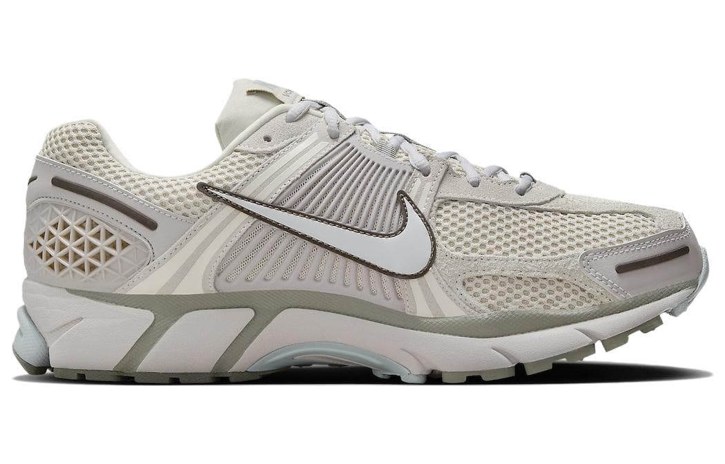 Кроссовки для бега Nike Air Zoom Vomero 5 — фото 2