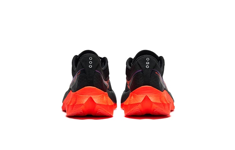 Кроссовки для бега Saucony Endorphin Pro 4 Black Red — фото 4