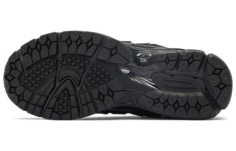 Кроссовки для бега New Balance 1906R Black - изображение 6