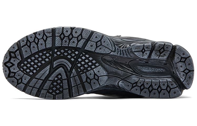 Кроссовки для бега New Balance 2002R Black - изображение 5