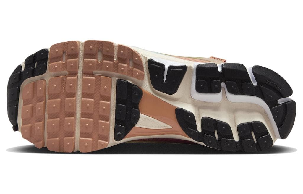 Кроссовки для бега Nike Air Zoom Vomero 5 — фото 6