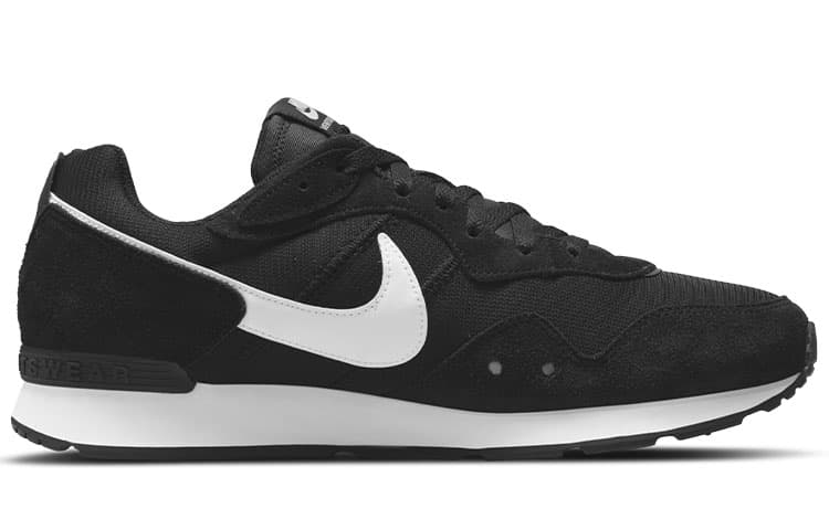 Кроссовки для бега Nike Venture Runner Black White - изображение 2
