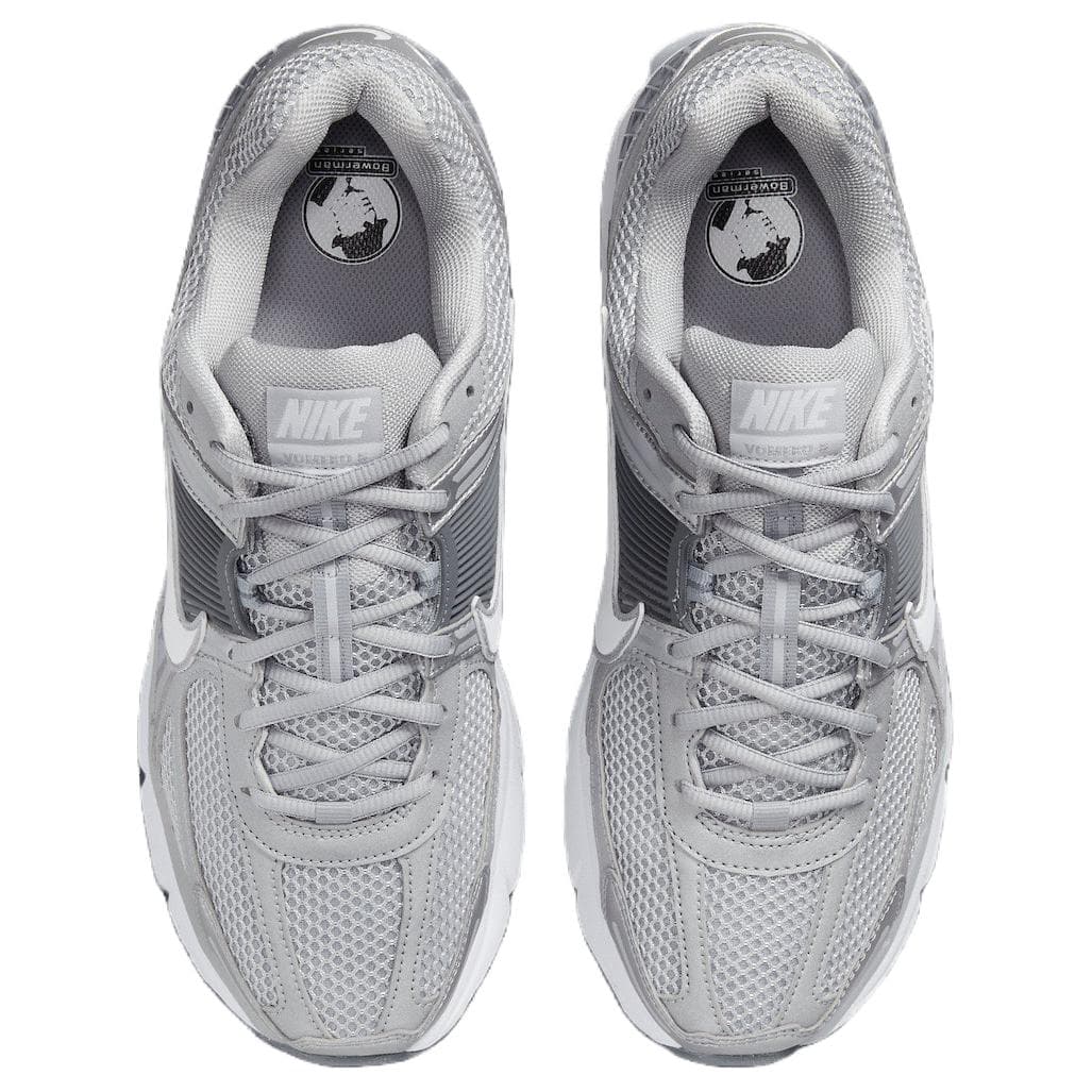 Кроссовки для бега Nike Air Zoom Vomero 5 Silver — фото 5