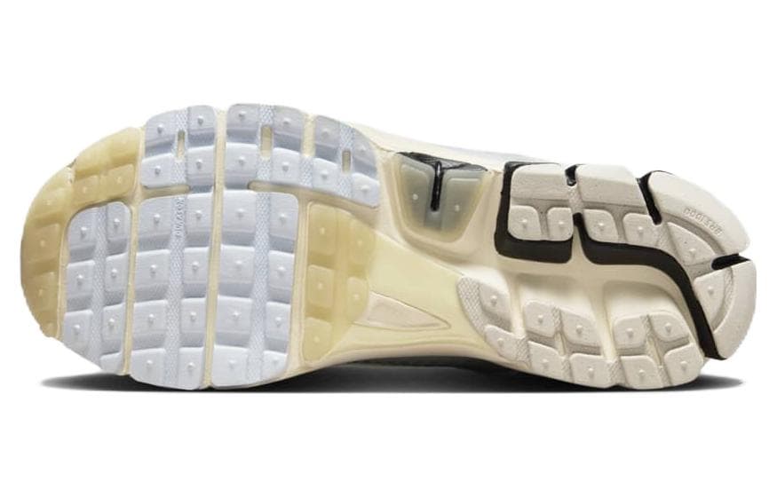 Кроссовки для бега Nike Air Zoom Vomero 5 White Black — фото 6