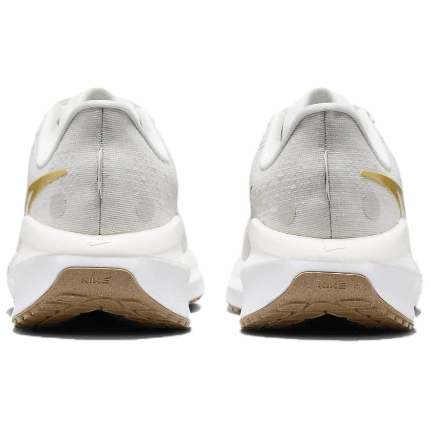 Кроссовки для бега Nike Air Zoom Vomero 17 White Gold — фото 4