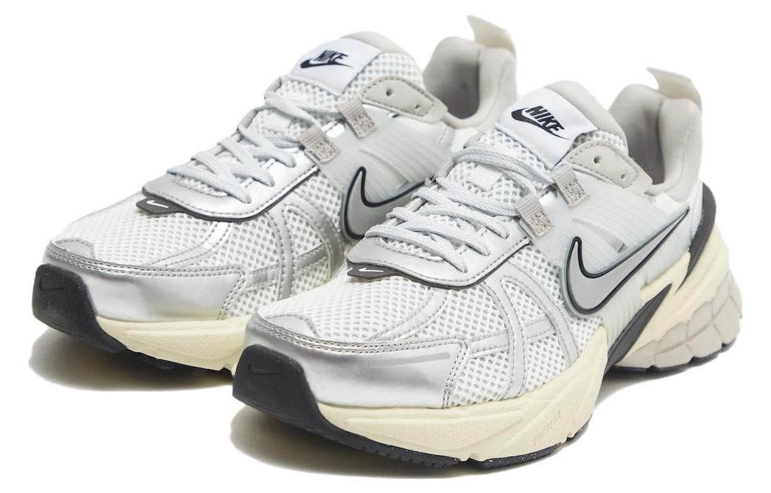 Кроссовки для бега Nike V2K Run Runtekk "Summit White Metallic Silver" - изображение 2