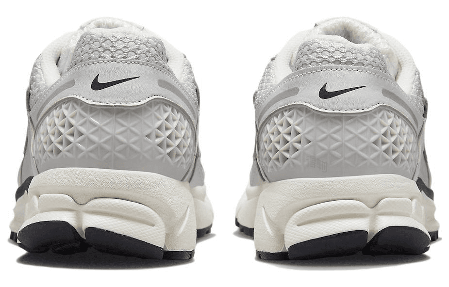 Кроссовки для бега Nike Zoom Vomero 5 "Photon Dust" — фото 5