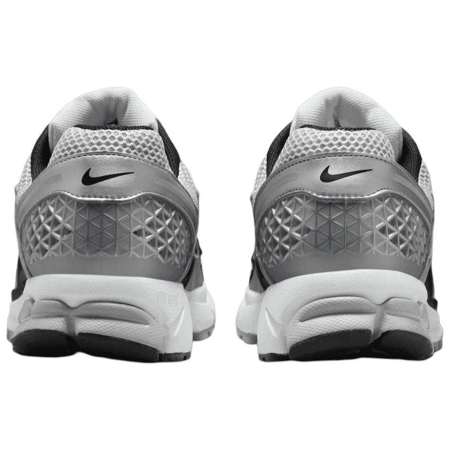 Кроссовки для бега Nike Air Zoom Vomero 5 "Metallic Silver/Black" — фото 5