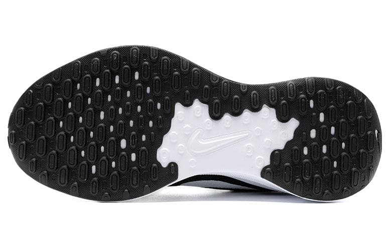 Кроссовки для бега Nike REVOLUTION 7 - изображение 5