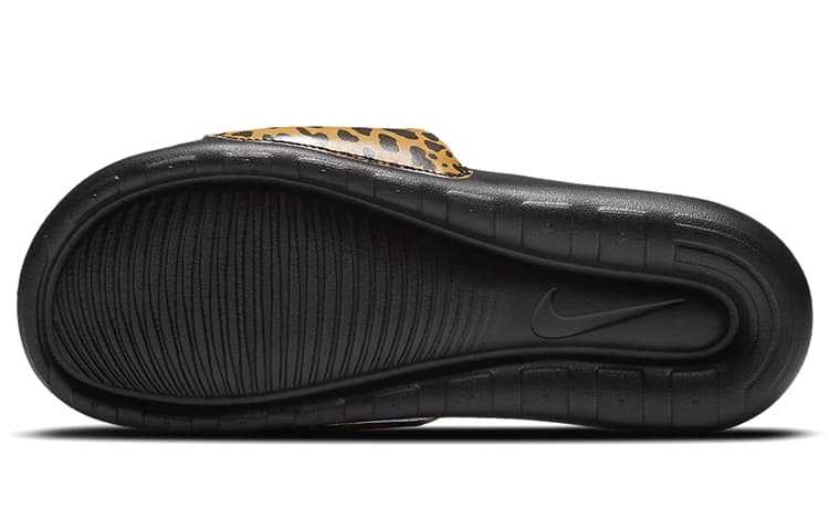 Сандалии Nike Victori One - изображение 4