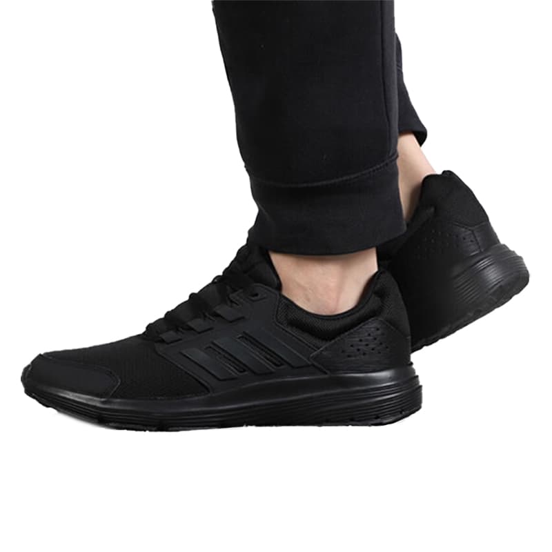 Кроссовки для бега adidas Galaxy 4 - изображение 6