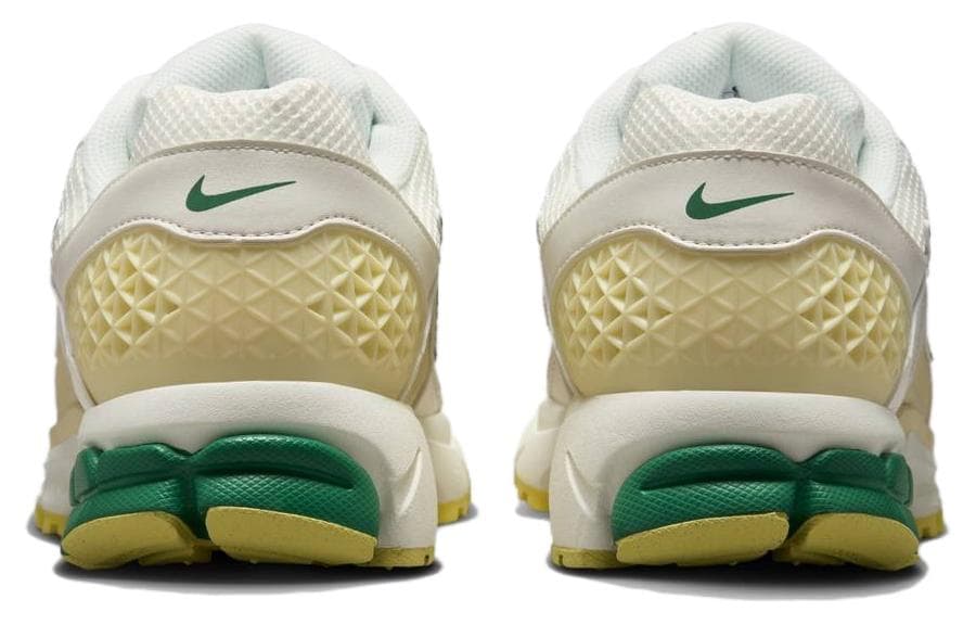 Кроссовки для бега Nike Air Zoom Vomero 5 — фото 5