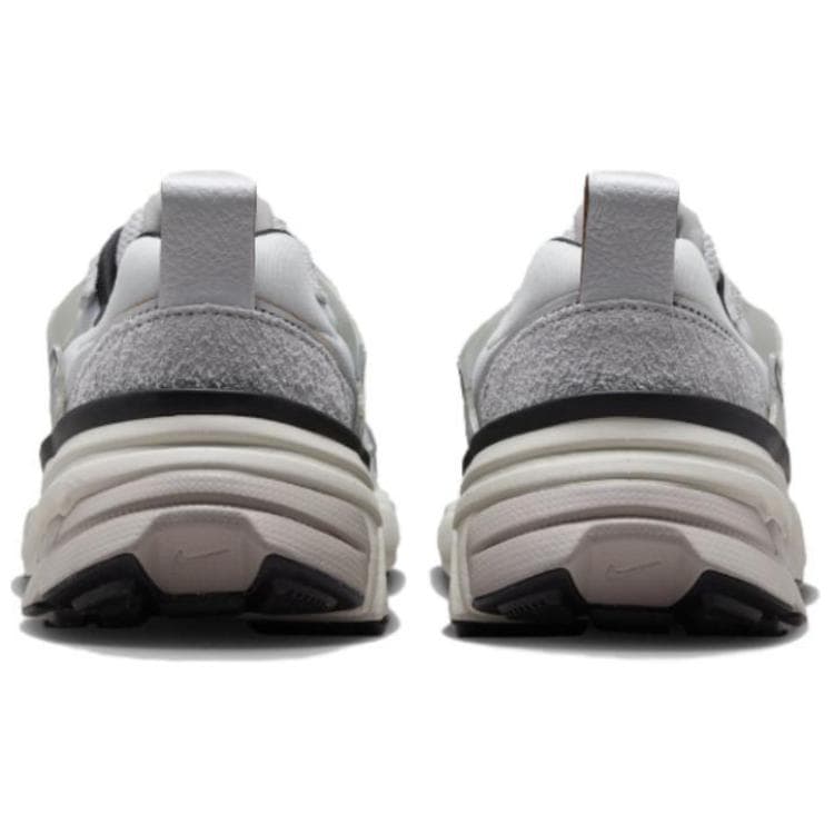 Кроссовки для бега Nike V2K Run Grey Black White - изображение 5