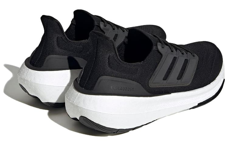 Кроссовки для бега adidas Ultraboost Light Black White - изображение 4