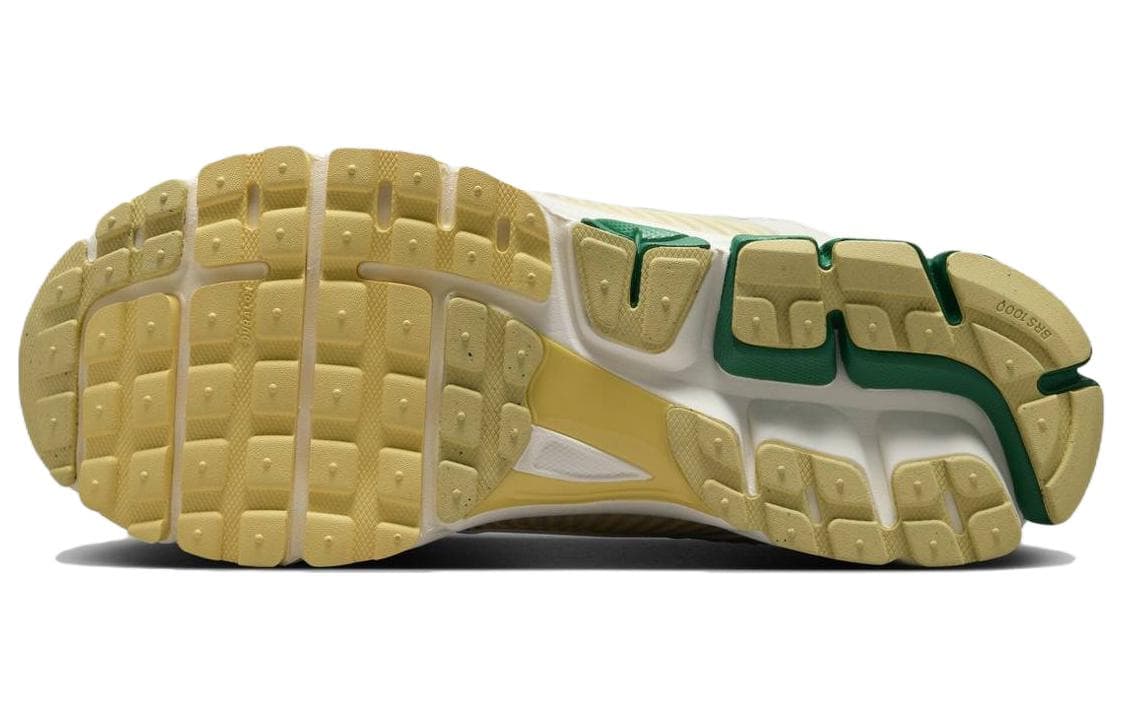 Кроссовки для бега Nike Air Zoom Vomero 5 — фото 6