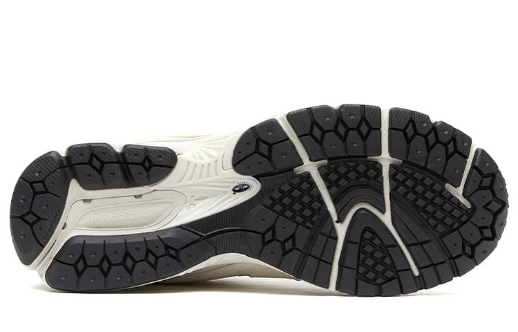 Кроссовки для бега New Balance 2002R Light Beige - изображение 6