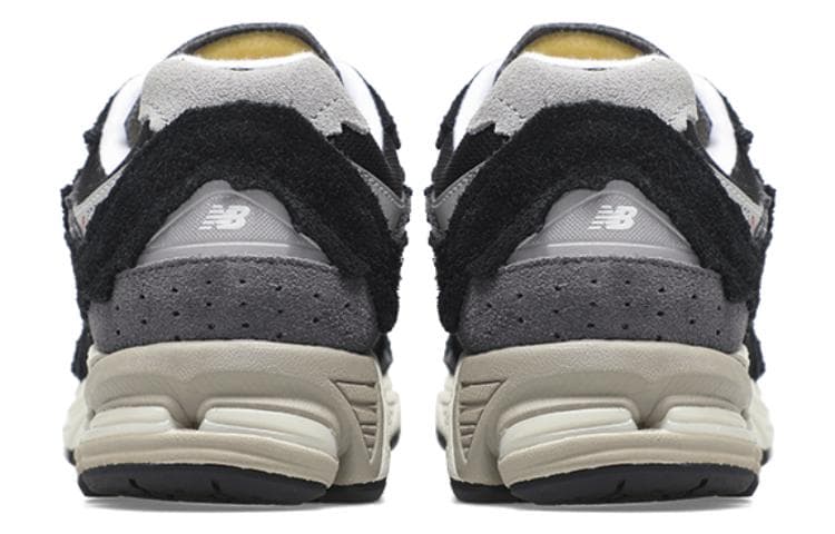 Кроссовки для бега New Balance 2002R "Refined Future" Black Grey - изображение 5