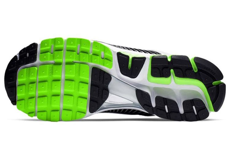 Кроссовки для бега Nike Air Zoom Vomero 5 SE SP — фото 5