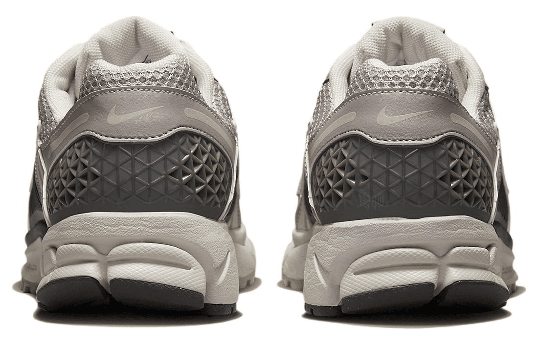 Кроссовки для бега Nike Air Zoom Vomero 5 Grey Black — фото 4