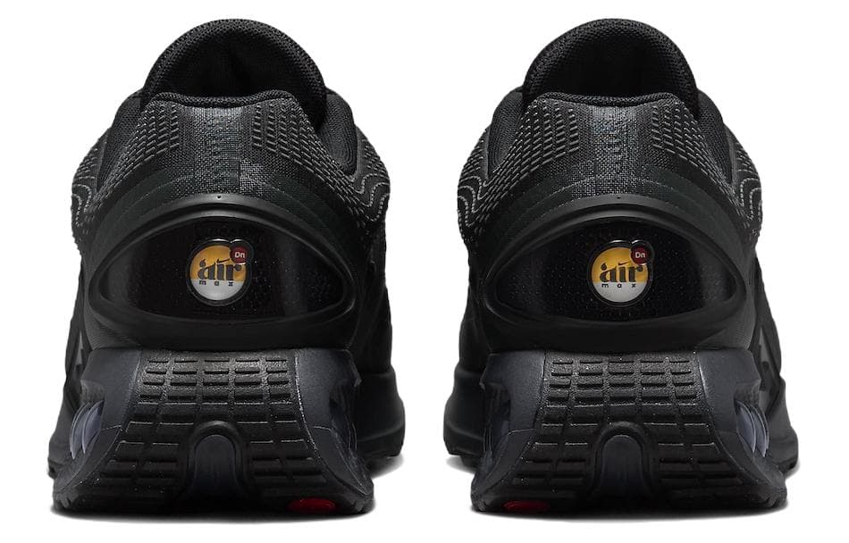 Кроссовки Nike Air Max Dn "Black and Dark Smoke Grey" - изображение 5