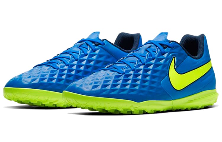 Кроссовки для футбола Nike Legend 8 Club TF - изображение 3