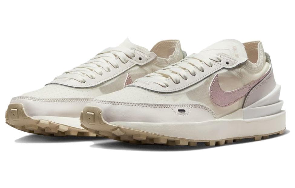Кроссовки Nike Waffle One Essentials - изображение 3