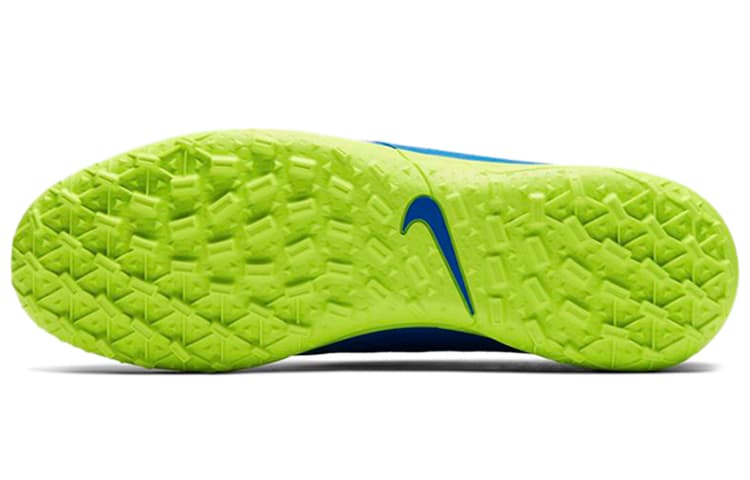 Кроссовки для футбола Nike Legend 8 Club TF - изображение 6