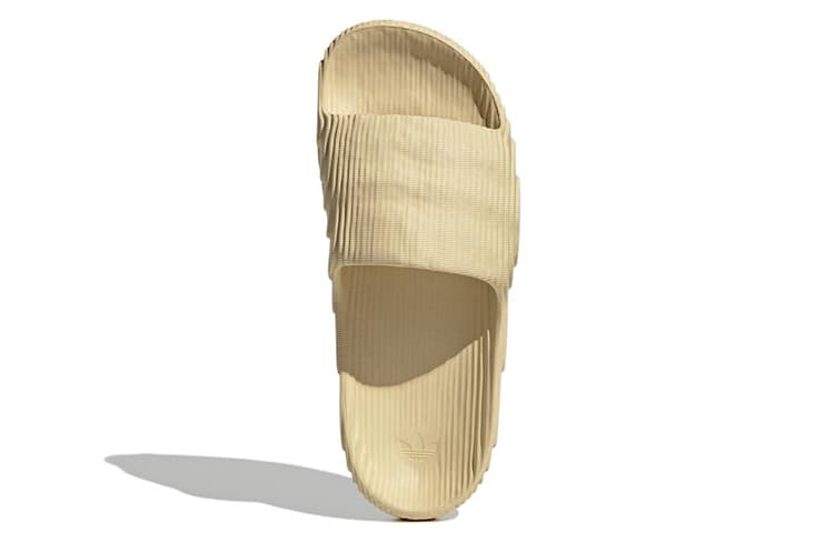 Сандалии adidas Adilette 22 Light Yellow - изображение 5