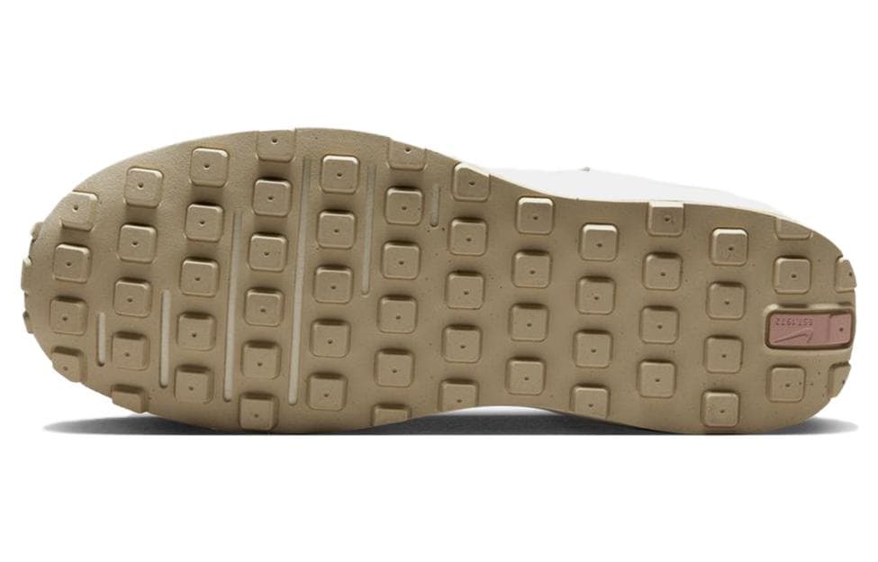 Кроссовки Nike Waffle One Essentials - изображение 6