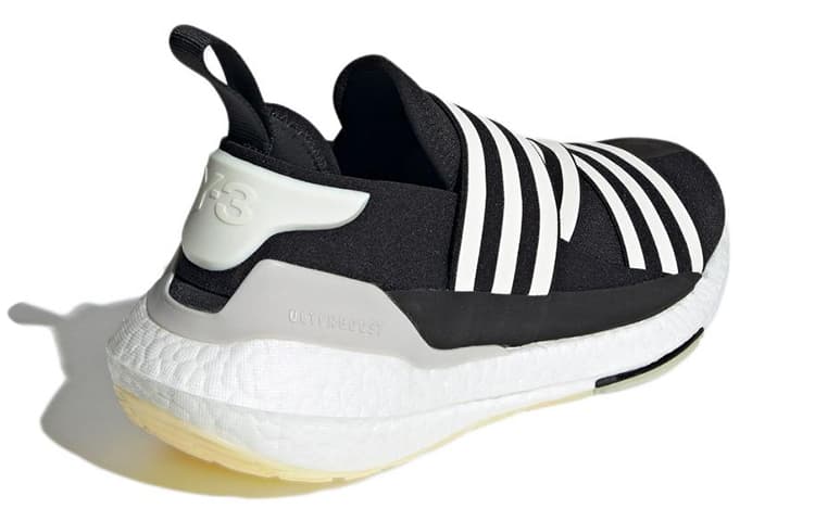 Кроссовки для бега Y-3 Ultraboost 22 Black White - изображение 4
