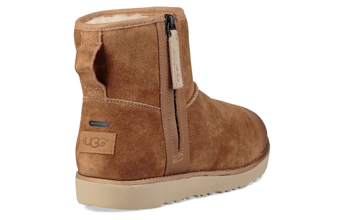 Ботинки зимние UGG Classic Mini Zip Waterproof - изображение 4