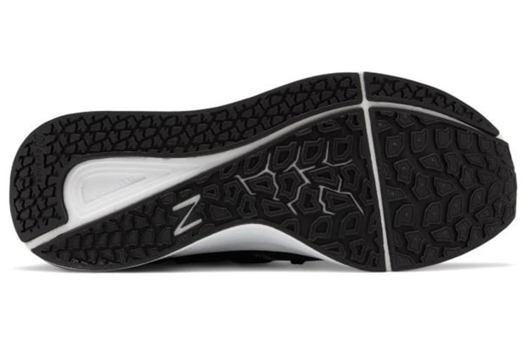 Кроссовки New Balance Cypher v2 - изображение 5