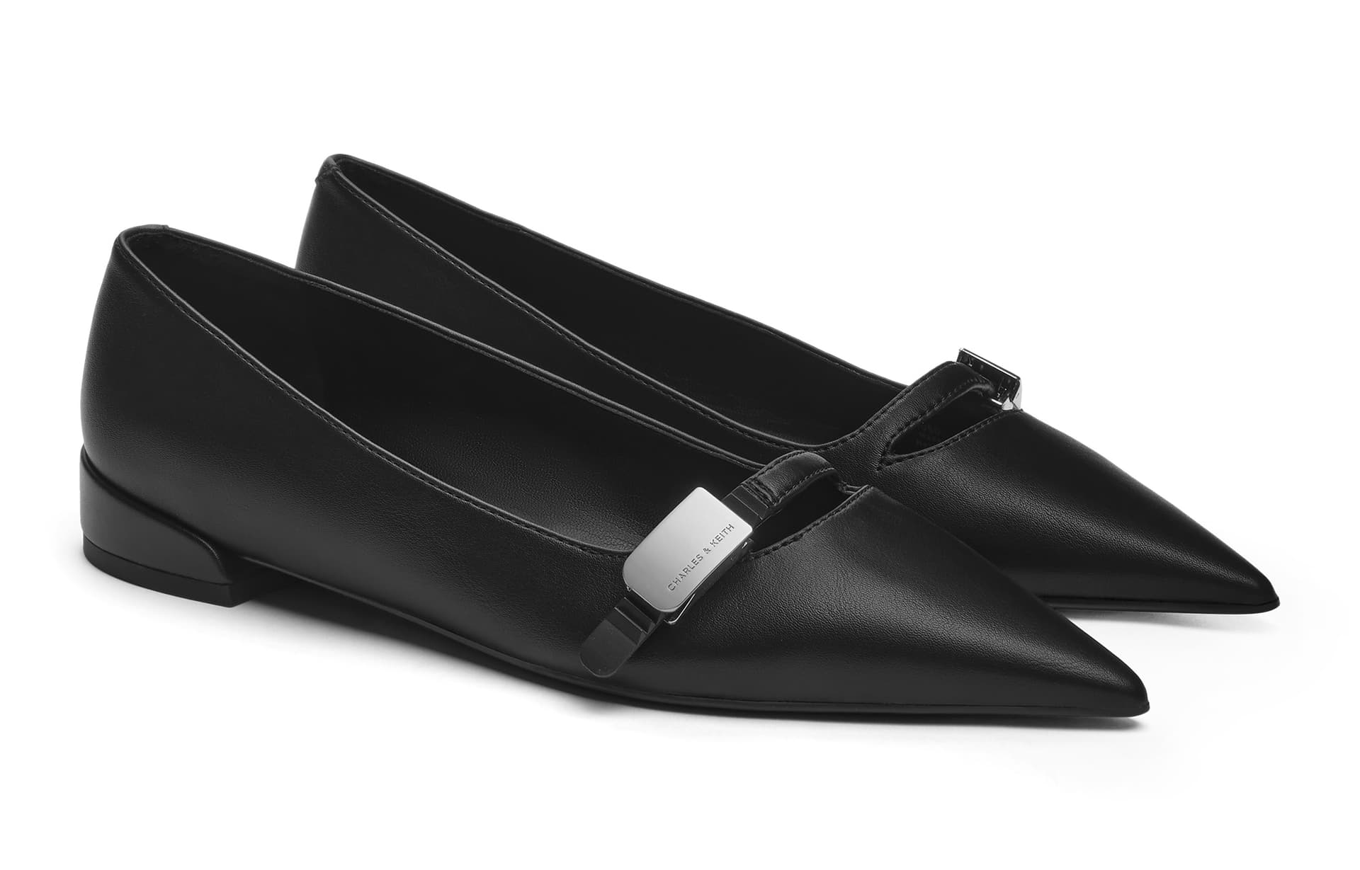 Тапочки CHARLES&KEITH Женские повседневные туфли балетки с металлической пряжкой и заостренным носком на плоской подошве 2,5 см Black/Темно-серый - изображение 2