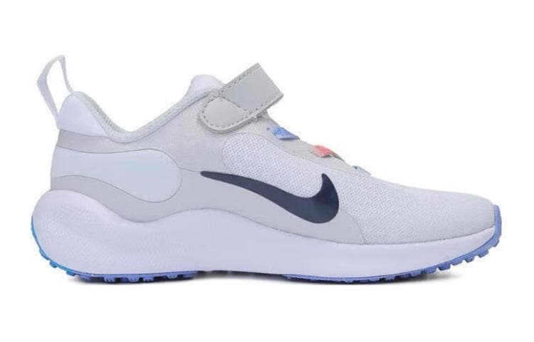 Nike REVOLUTION 7 - изображение 2