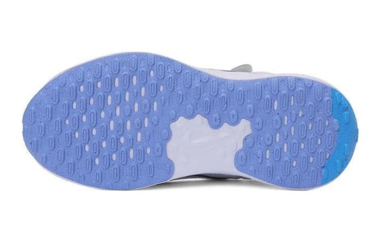 Nike REVOLUTION 7 - изображение 4