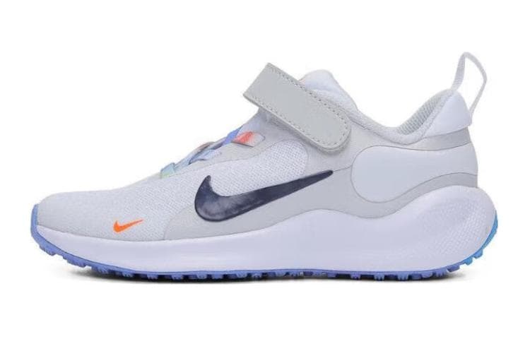 Nike REVOLUTION 7 - изображение 1
