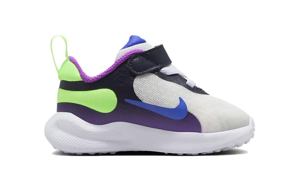 Nike REVOLUTION 7 - изображение 2