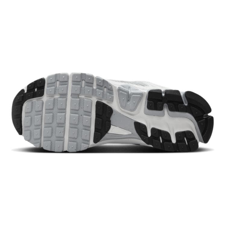 Nike Air Zoom Vomero 5 - изображение 4