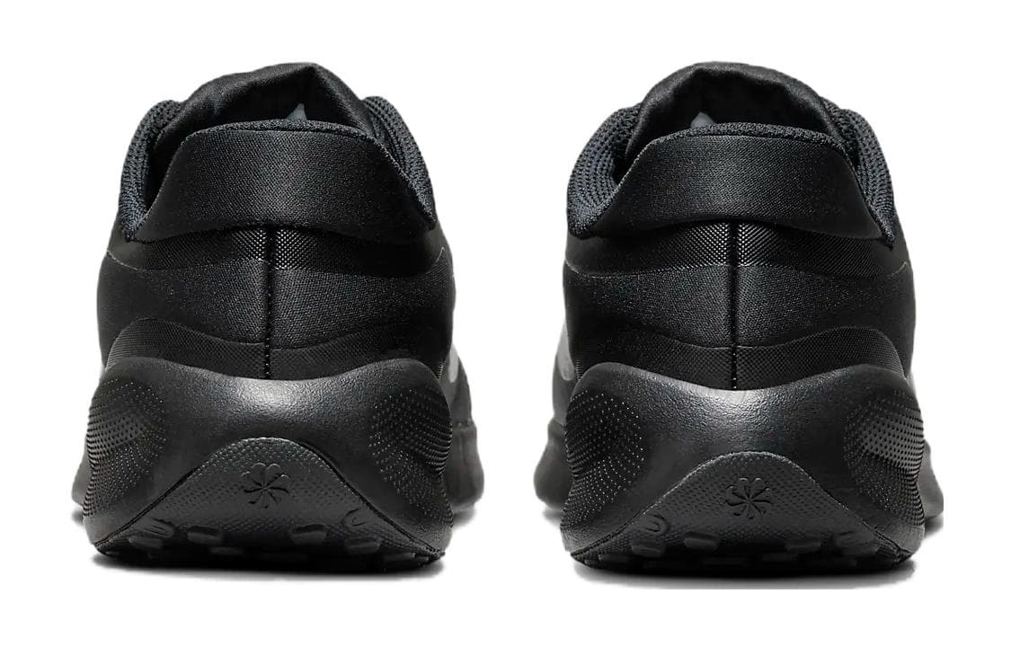 Nike REVOLUTION 7 - изображение 4