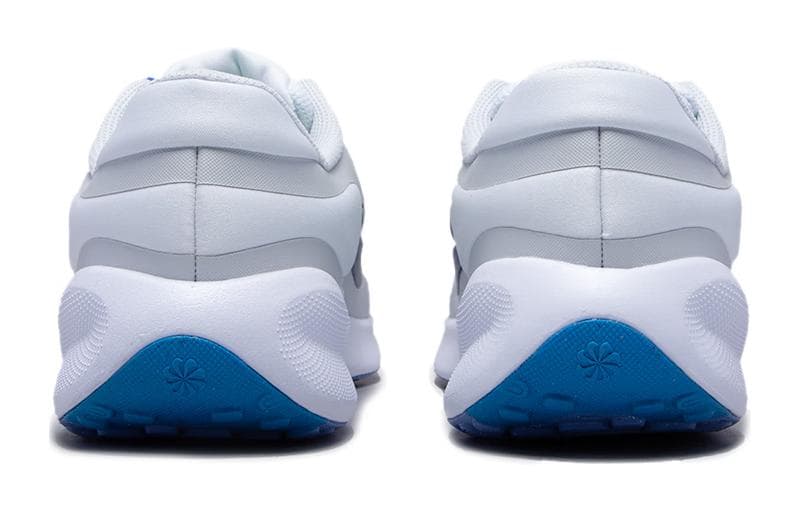 Nike REVOLUTION 7 GS - изображение 3