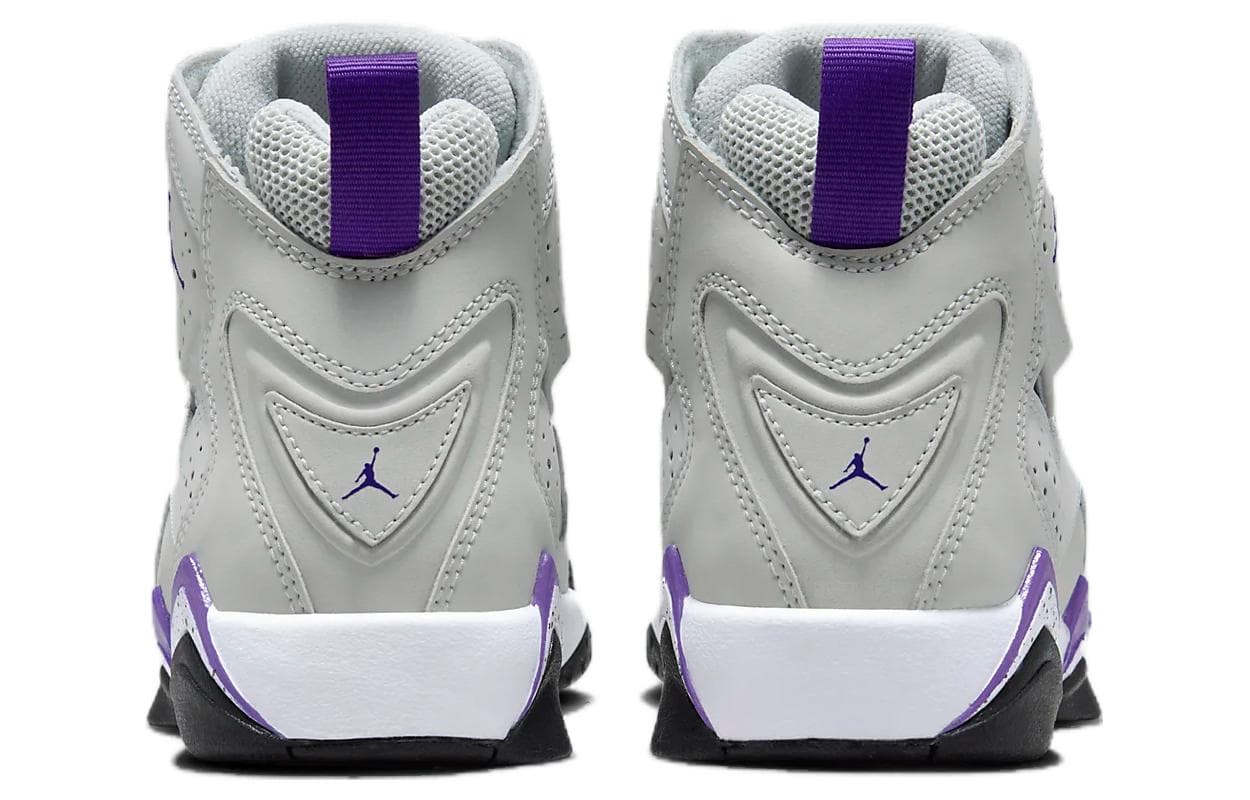 Ретро баскетбольные кроссовки Jordan True Flight GS - изображение 5